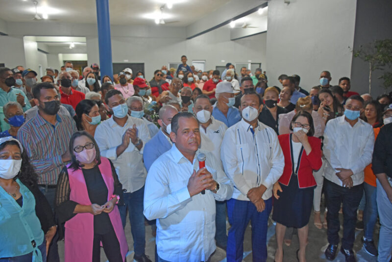 Alcalde Félix Marte entrega Mercado Público remozado (+vídeo) 2