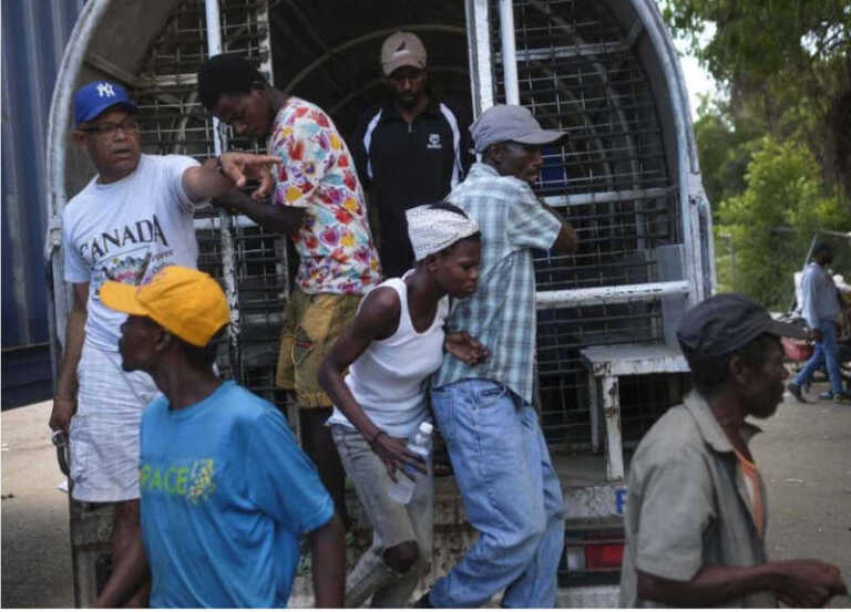 Unas 600 entidades rechazan las medidas contra haitianos en RD 1 Unas 600 entidades rechazan las medidas contra haitianos en RD