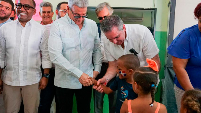 Lisandro Macarrulla acompaña a Neney Cabrera en Jornada de Inclusión Social “Primero Tú” en Pedernales 2 Lisandro Macarrulla acompana Neney Cabrera 2