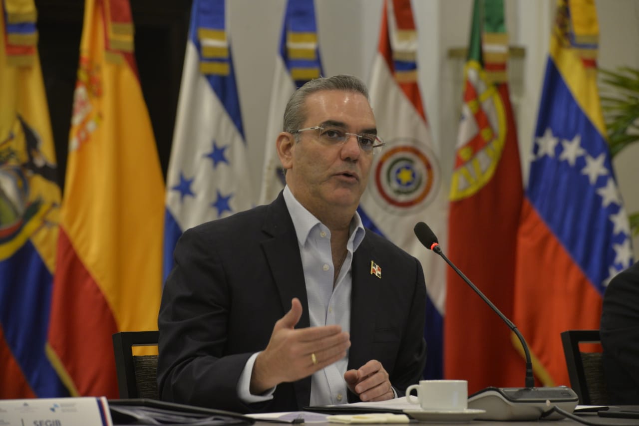 Abinader: Mayor desafío de los gobiernos es mantener abastecimiento y a precios razonables los alimentos 1 abinader 2