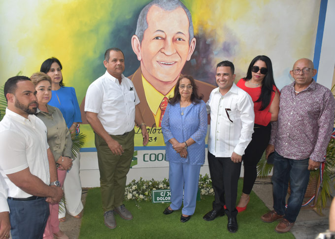 COOPSANO y la dirección provincial de cultura desvelan mural en honor a don Joaquín Dolores Torres 3 Coopsano desvelamiento Joaquin Dolores Torres 2