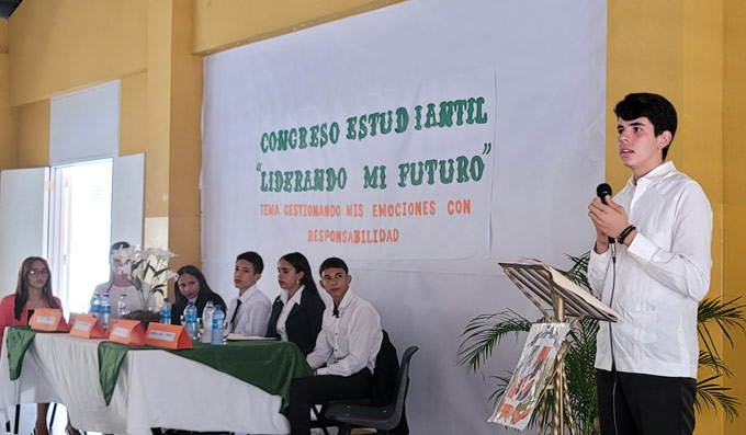 Liceo Marino Almonte organizó congreso estudiantil, "Liderando Mis Emociones" 5 Liceo Marino Almonte congreso Emociones 2023 2