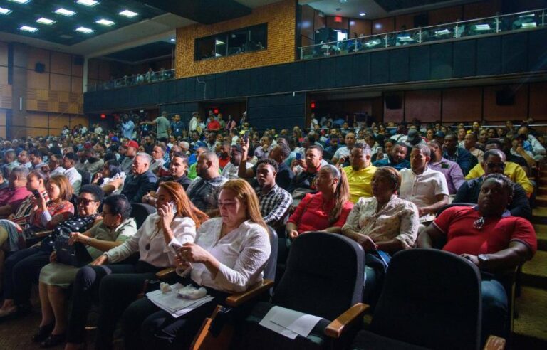 Capacitarán dominicanos para trabajar en Estados Unidos y Canadá 4 Capacitarán dominicanos para trabajar en Estados Unidos y Canadá