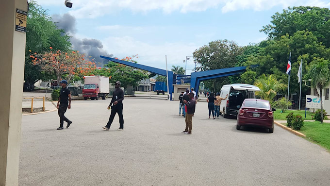 Dos muertos, daños materiales por ataque de haitianos al consorcio Codevi en Juan Méndez, Haití 3 Dos muertos, daños materiales por ataque de haitianos al consorcio Codevi en Juan Méndez, Haití