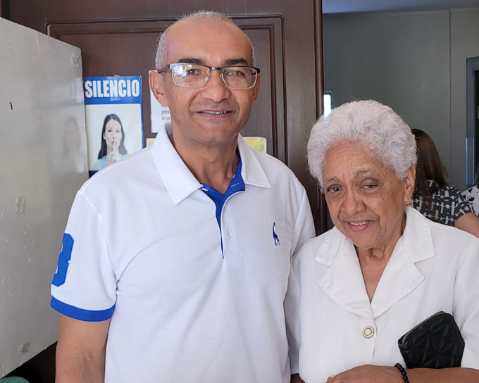 Historia de un Personaje: Doña Nene - 32 años de enseñanza, ahora sirve a Cristo 2 Papanin Dona Nene iglesia