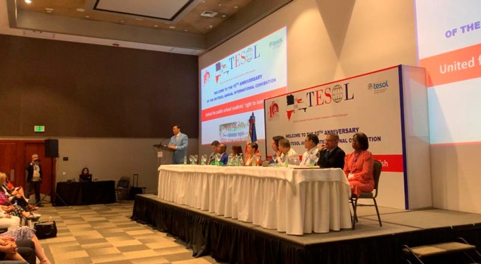 Profesores de inglés piden se sustente científica y técnicamente propuesta de bilingüismo en escuelas 1 Profesores bilingues escuela FE