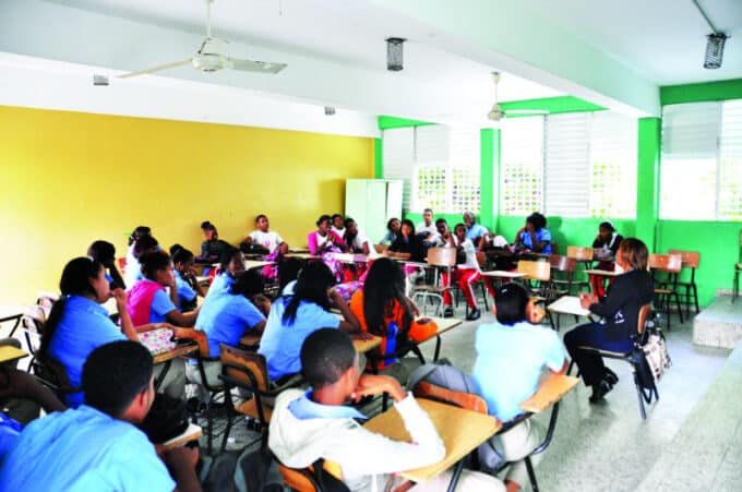 Bono aumentará matrícula en el nuevo año escolar 1 aulas e1689772410996