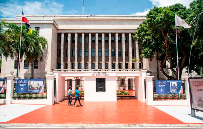 Minerd exige respetar el horario escolar ante reducción impulsada por la ADP 7 horario escolar